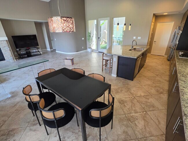 Building Photo - 4415 Vantage Ln