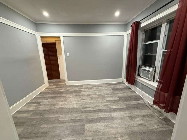 Building Photo - 1707 W Wallen Ave