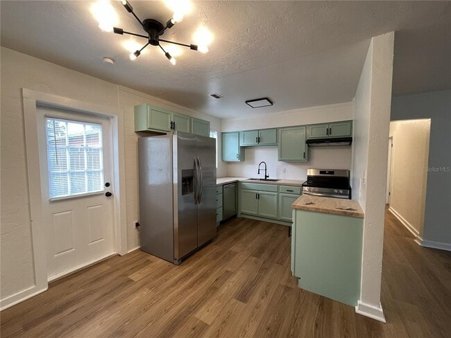 Building Photo - 1405 SE 4th Ave