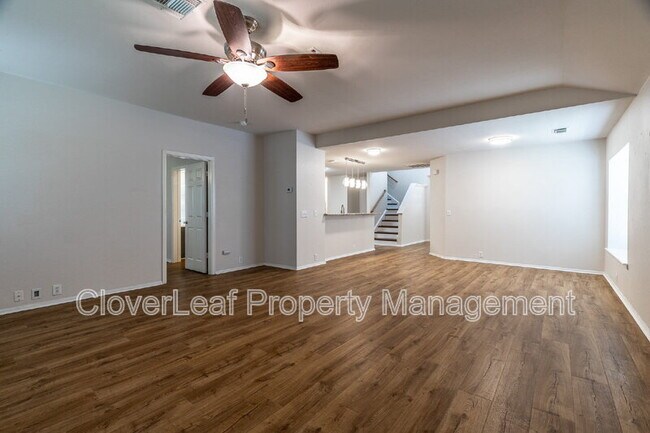Building Photo - 802 Amber Knoll