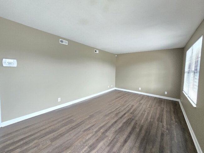 Building Photo - 351 Peabody Dr