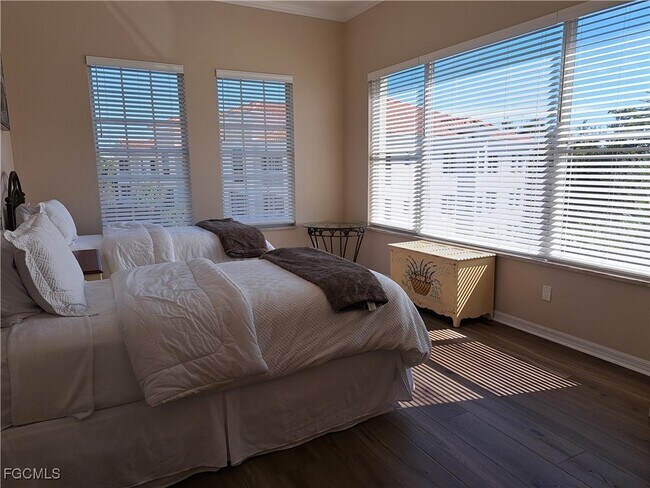 Building Photo - 11100 Harbour Yacht Ct