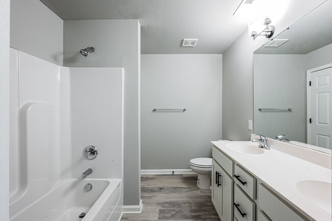 Building Photo - 229 Whispering Hills Blvd