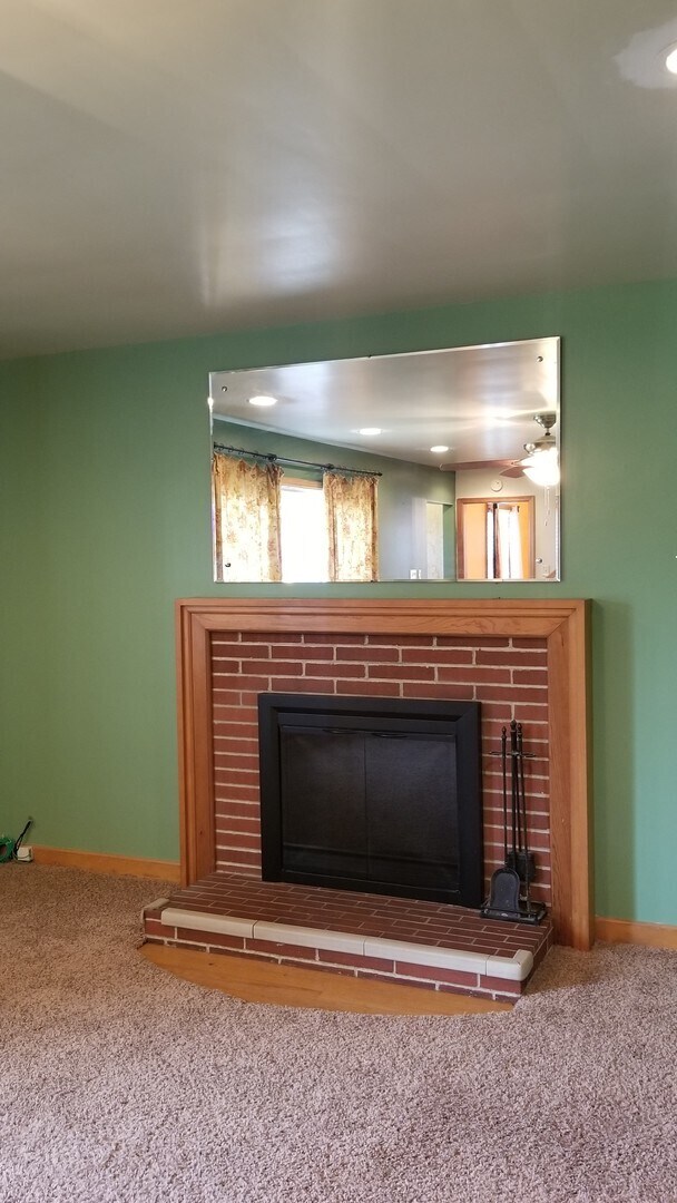 Building Photo - CHECK ME OUT!  3 Bedrooms, 2 Full Baths, B...