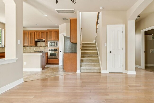 Building Photo - 15528 Interlachen Dr