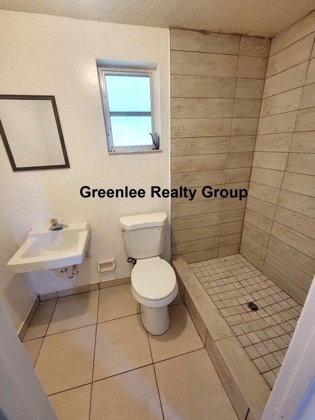 Building Photo - 2 Bedroom/2 Bath Home in Port Richey- Pet ...