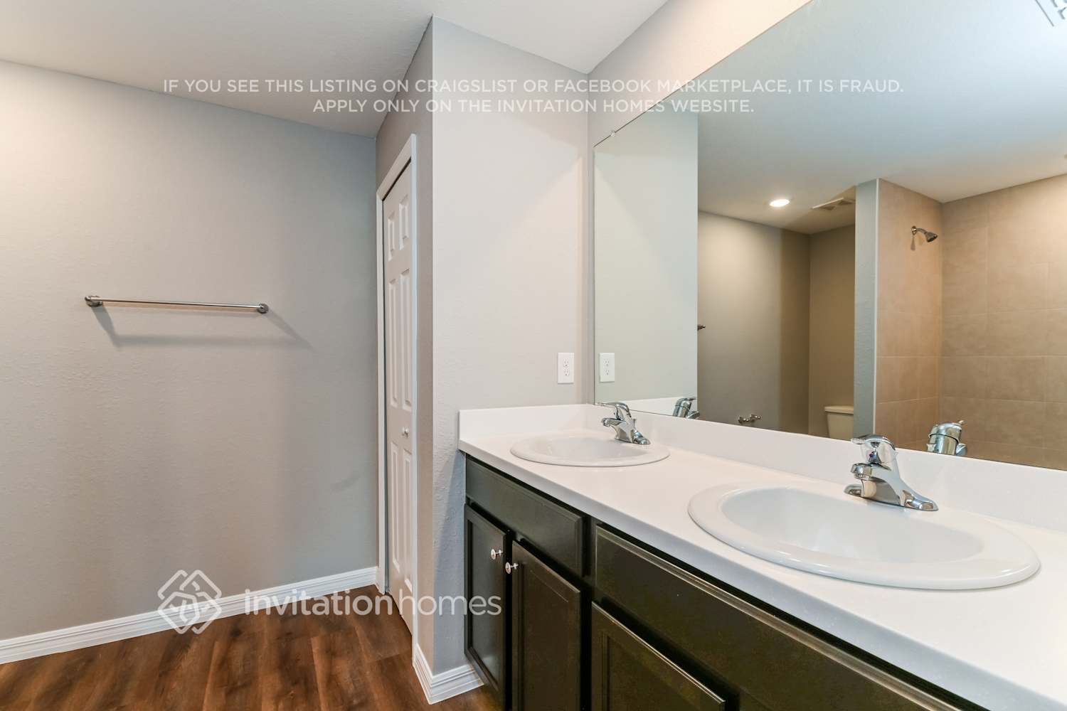 Building Photo - 2592 Mauritania Rd