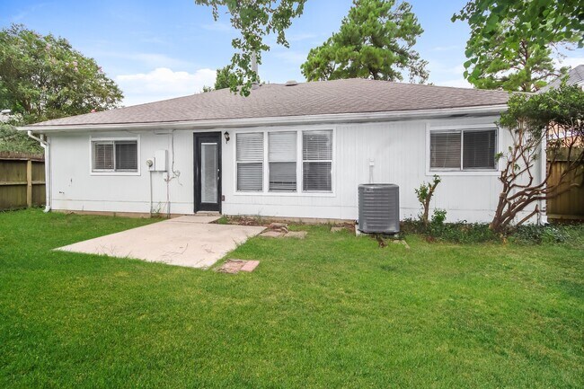 Building Photo - 9046 Smokehollow Dr