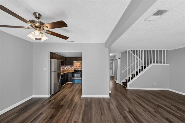 Building Photo - 3575 Oakvale Rd