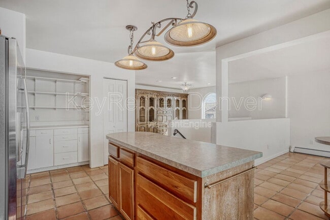 Building Photo - 990 Beech St