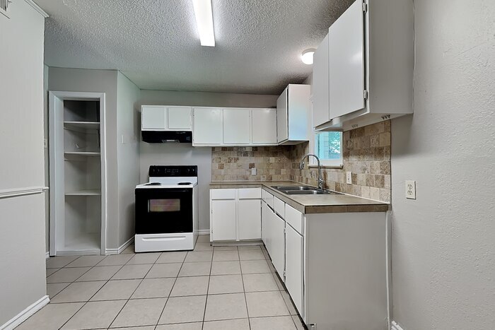 Building Photo - 11211 Ulloa Ln