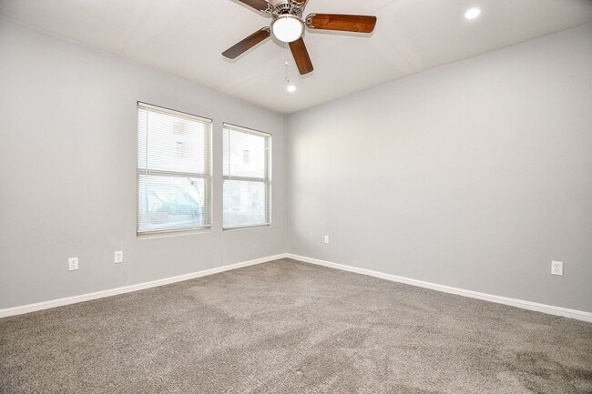 Building Photo - 8308 John St