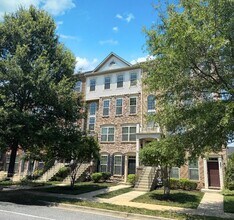 Building Photo - Lovely 3 BR/2.5 BA Townhome in Lanham!