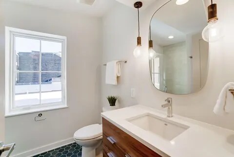 Building Photo - 33 E Court St