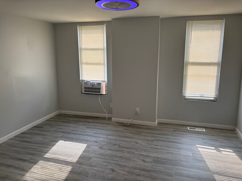 Building Photo - 5097 Minerva Ave