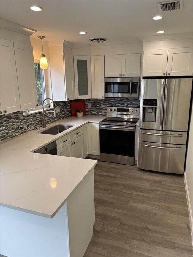 Building Photo - 1426 Arthur St