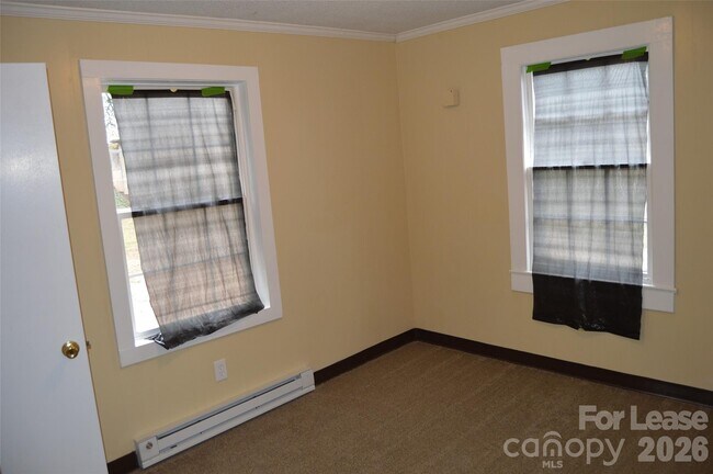 Building Photo - 819 Charlotte Ave