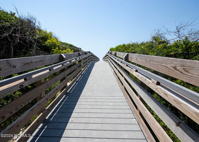 Building Photo - 109 Knollwood Dr