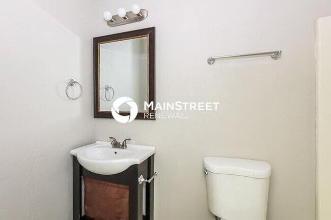 Building Photo - 3 Bedroom Pet-Friendly Home in Nashville, TN with Main Street Renewal
