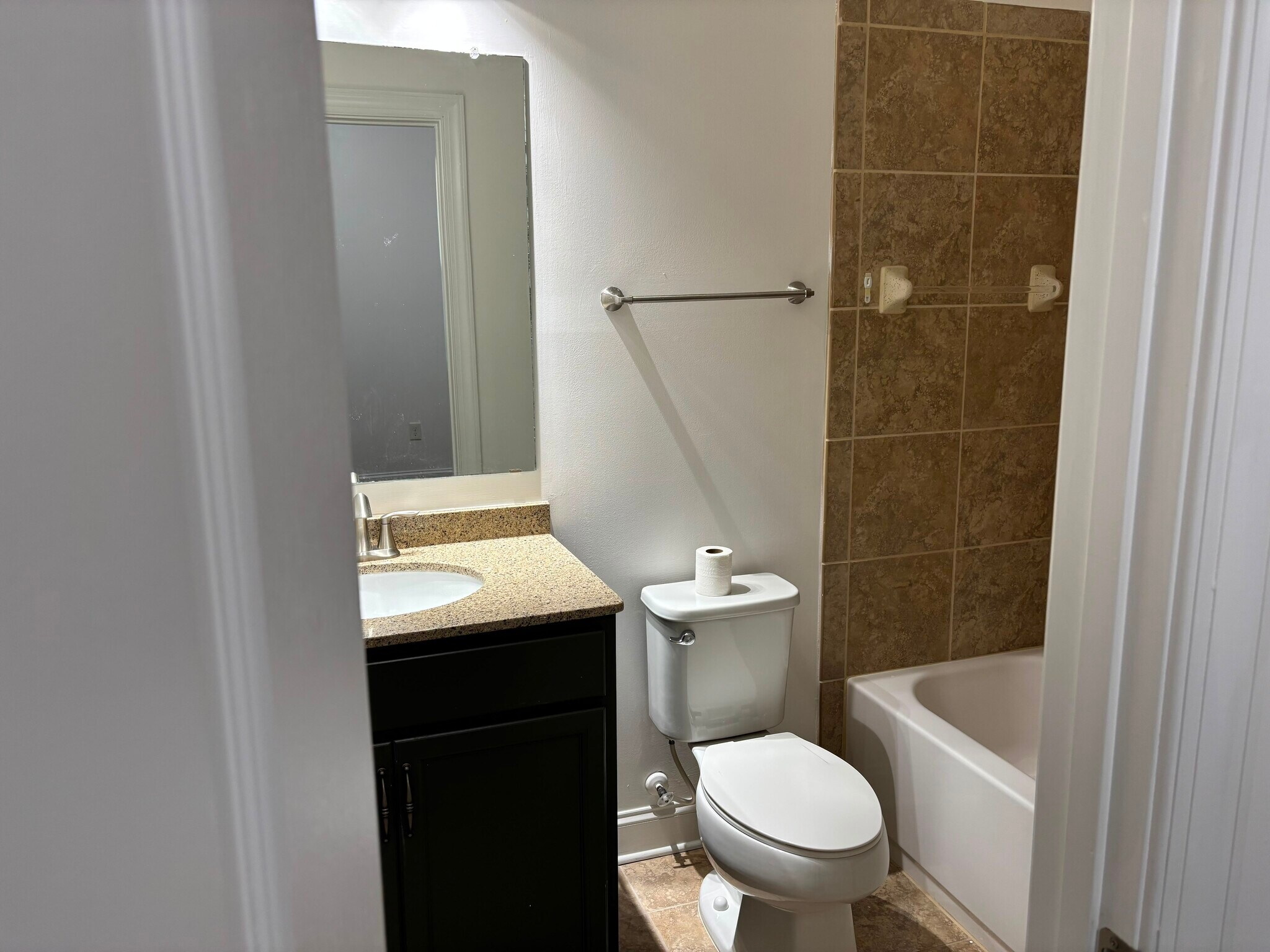 Building Photo - 2035 Davallia Ct