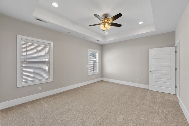 Building Photo - 835 Gale Ln