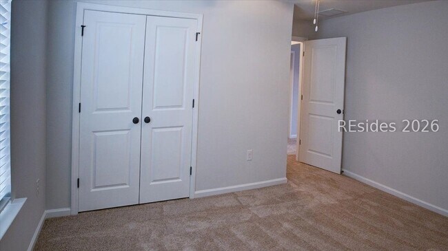 Building Photo - 179 Garden Row Dr N