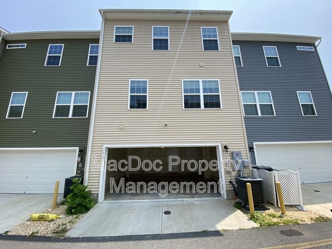 Building Photo - 2803 Wheatland Station Way