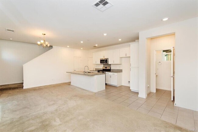 Building Photo - 27351 Bella Ln