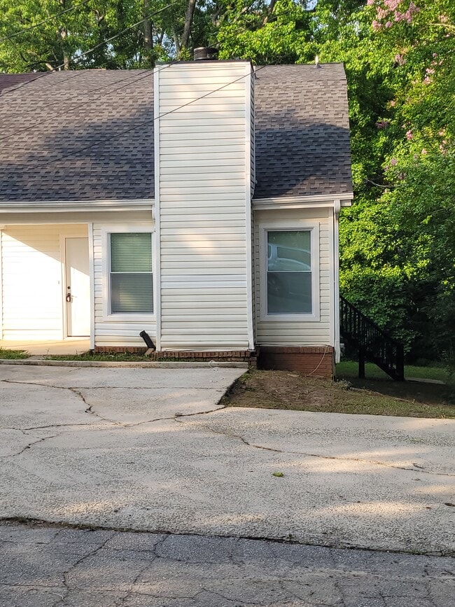 Building Photo - 8222 Hagin St