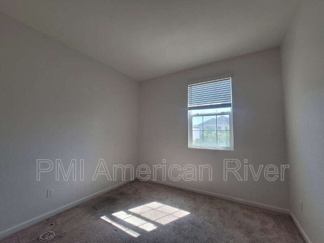 Building Photo - 3805 Amelia Rose Way