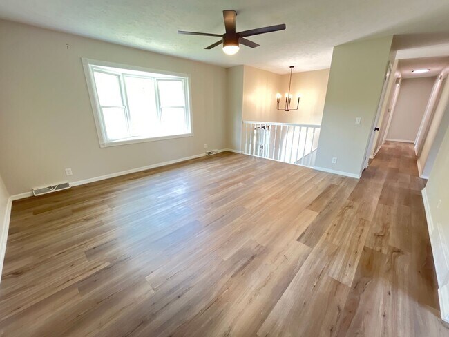 Building Photo - Adorable ranch