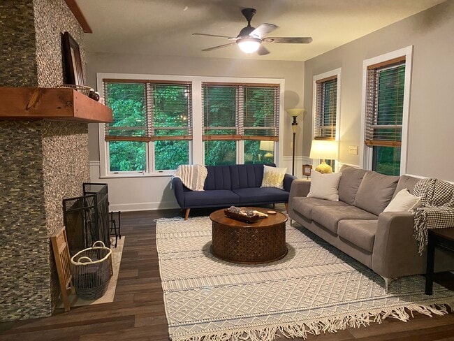 Building Photo - 512 Riverwalk Rdg Rd