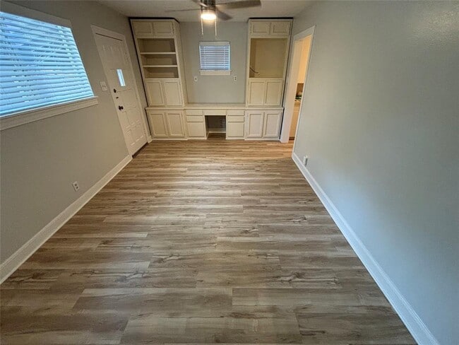 Building Photo - 807 Bouldin Ave