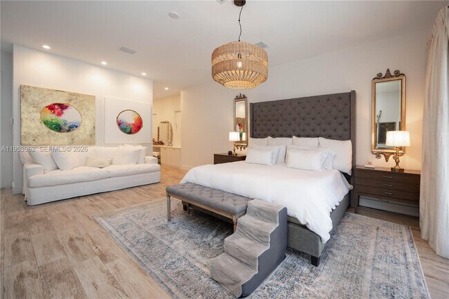 Building Photo - 6355 SW 114th St