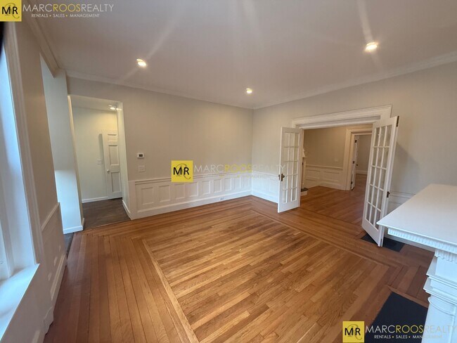 Building Photo - 1755 Beacon St