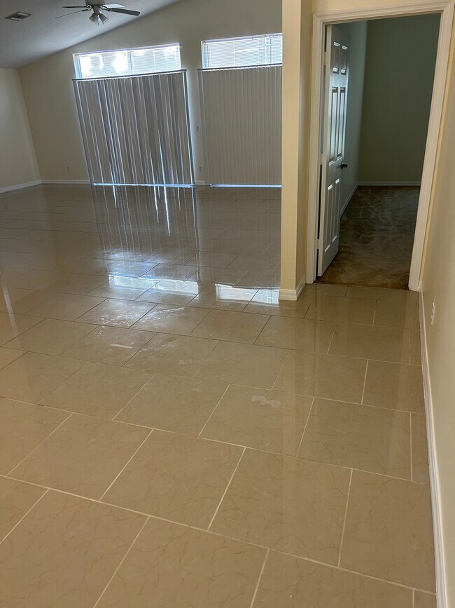 Building Photo - 375 Lexington Ave SW