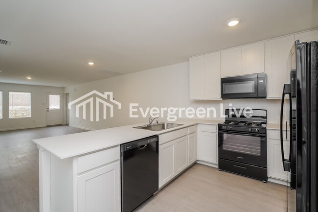 Building Photo - 808 Dressage Ln