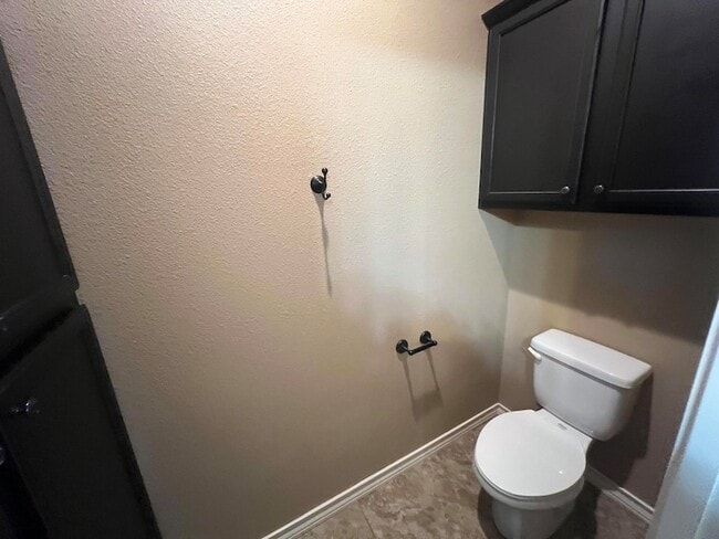 Building Photo - 10509 Quinton Ave