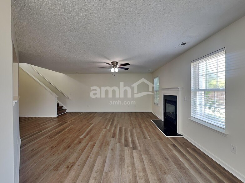Building Photo - 1003 William Clark Trl
