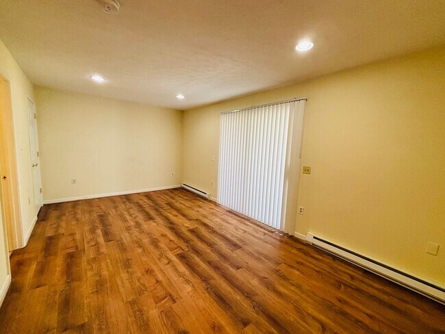 Building Photo - 2502 Ridge Rd