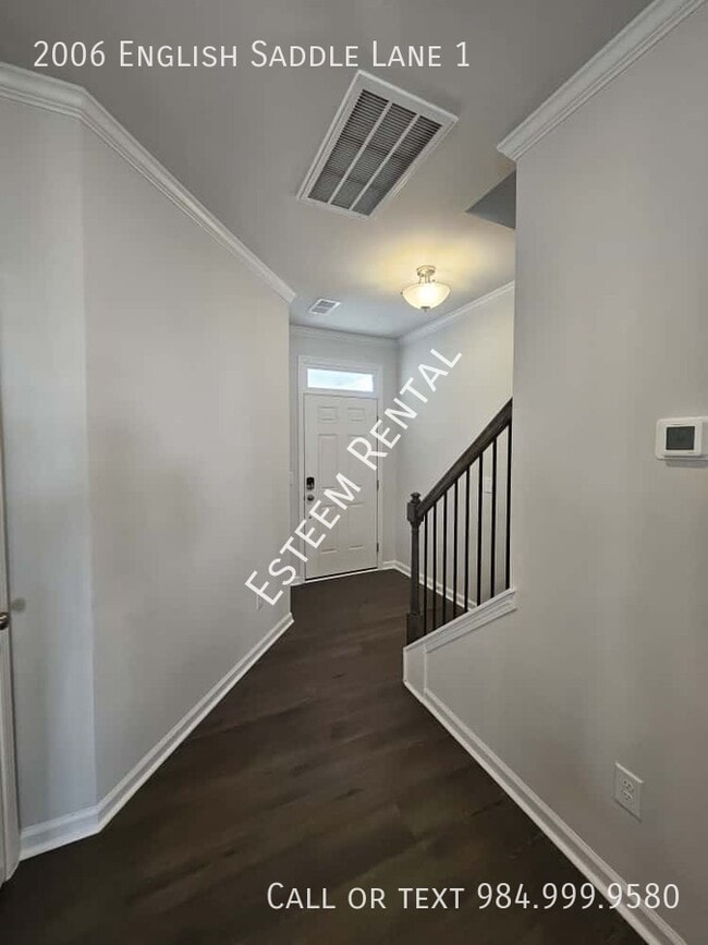 Building Photo - 2006 English Saddle Ln