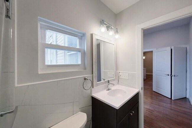 Building Photo - 130 45th St