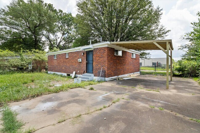 Building Photo - 2800 Tarbora Ave