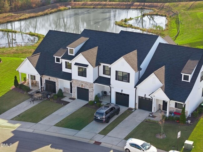 Building Photo - 759 Putney Hl Rd