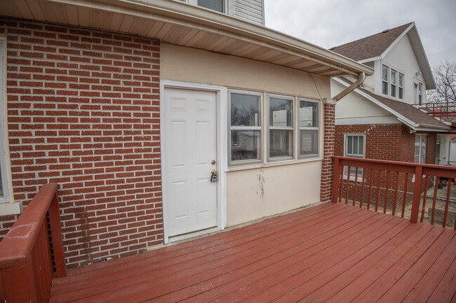 Building Photo - 927 E Dunklin St