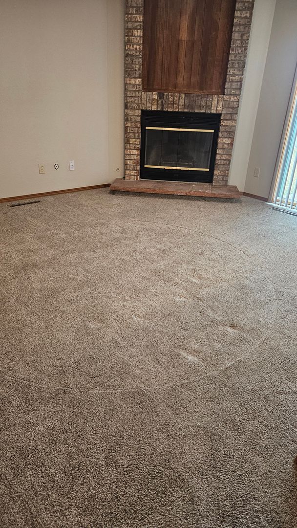 Building Photo - Clean 4 Bedroom Home near CSU