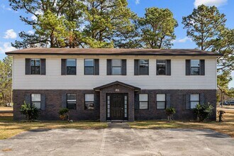 Building Photo - Welcome to Ravenwood Drive!