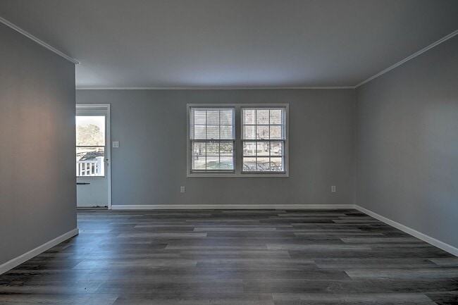 Building Photo - 254 Wildwood Dr