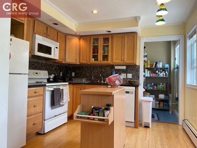 Primary Photo - 60 Hamilton St