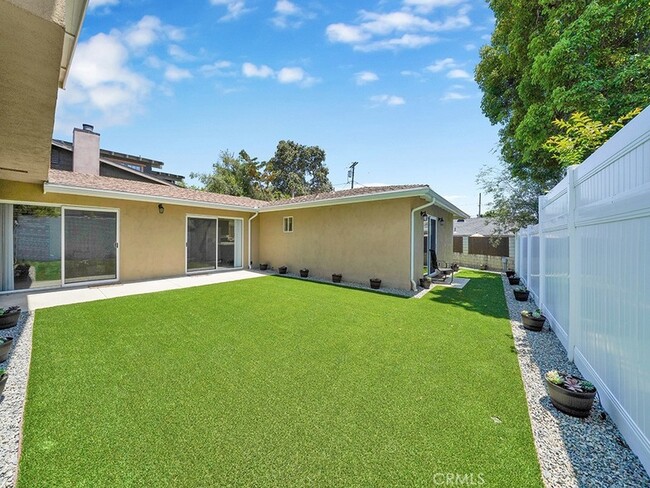 Building Photo - 34801 Calle Del Sol